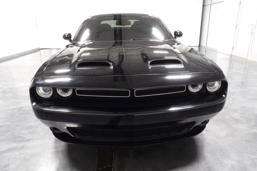 2019 DODGE CHALLENGER - Image 1