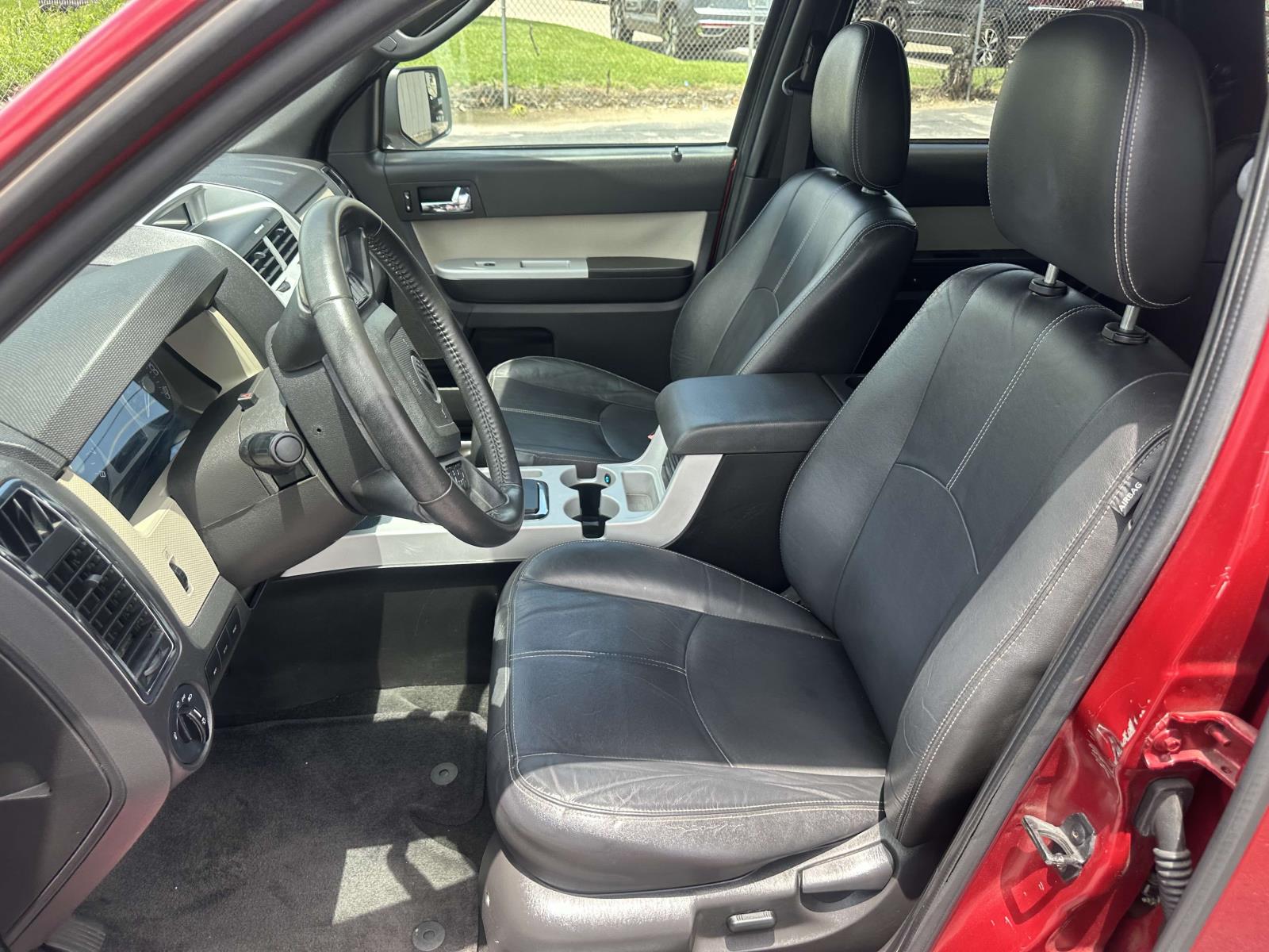 2011 Mercury Mariner Luxury photo 12