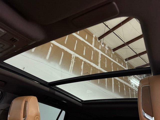 2023 Cadillac Escalade Premium Luxury photo 10