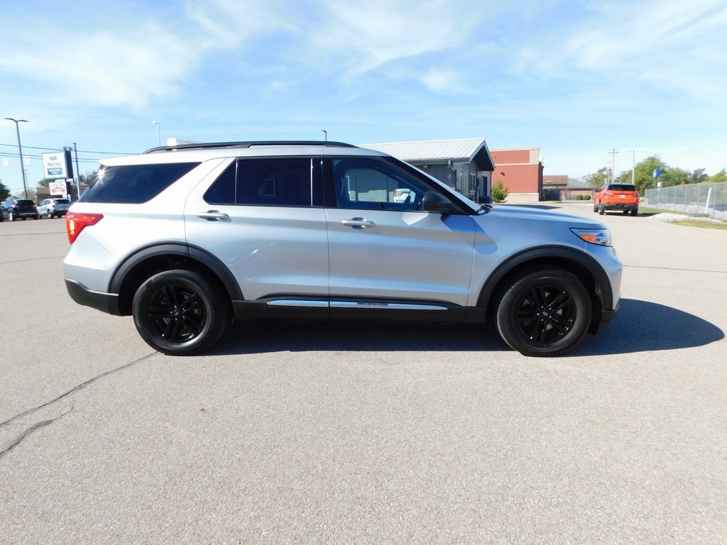 2023 Ford Explorer XLT photo 4