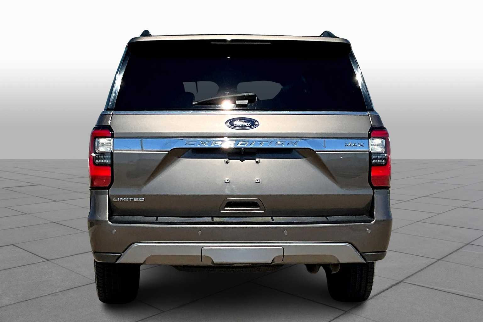 2019 Ford Expedition MAX Limited photo 3