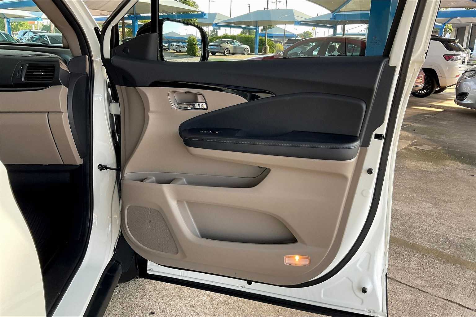 2019 Honda Ridgeline RTL-E photo 22