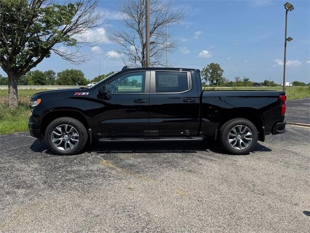 2026 Chevrolet Silverado 1500 RST photo 2