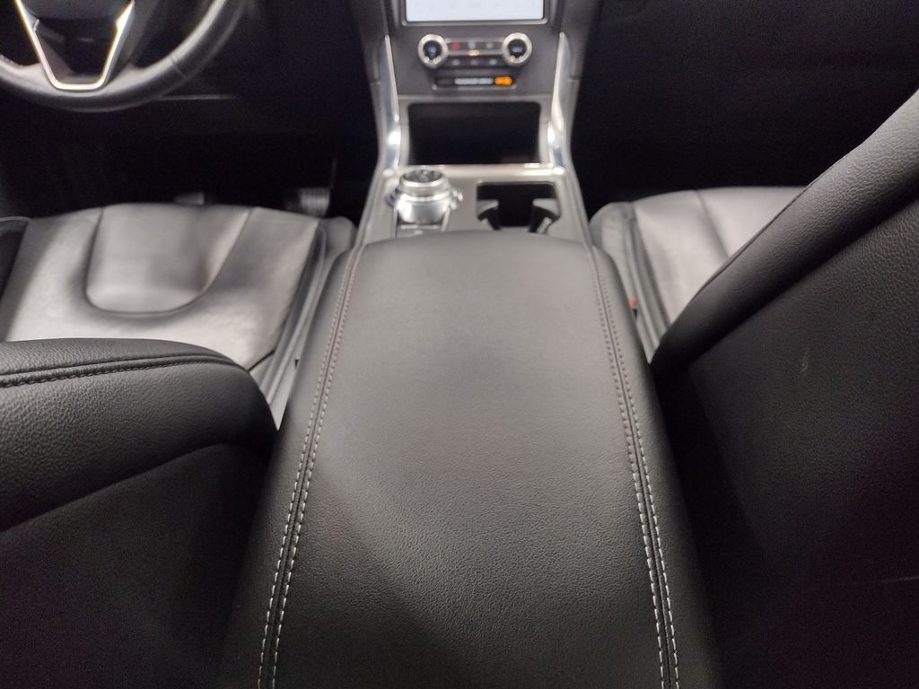 2022 Ford Edge Titanium photo 28
