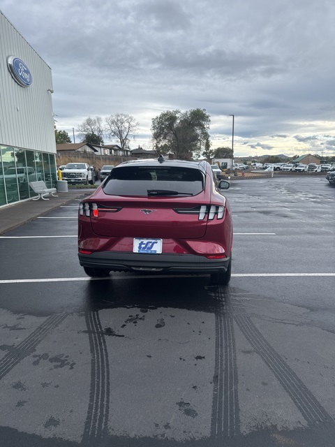 2025 Ford Mustang Mach-E Premium photo 4