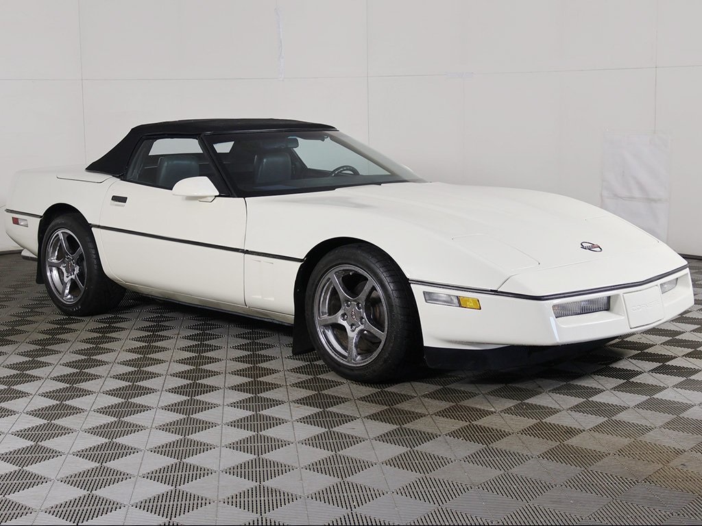 1986 Chevrolet Corvette Base photo 2