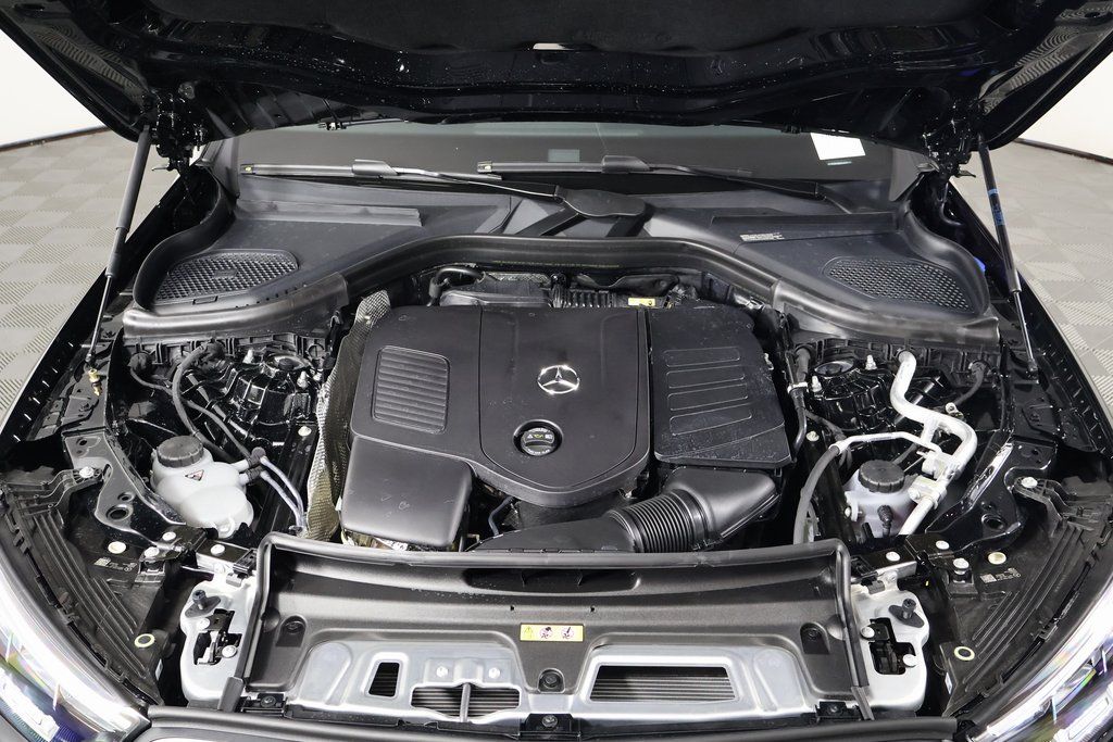 2025 Mercedes Benz GLC 300 AMG photo 9