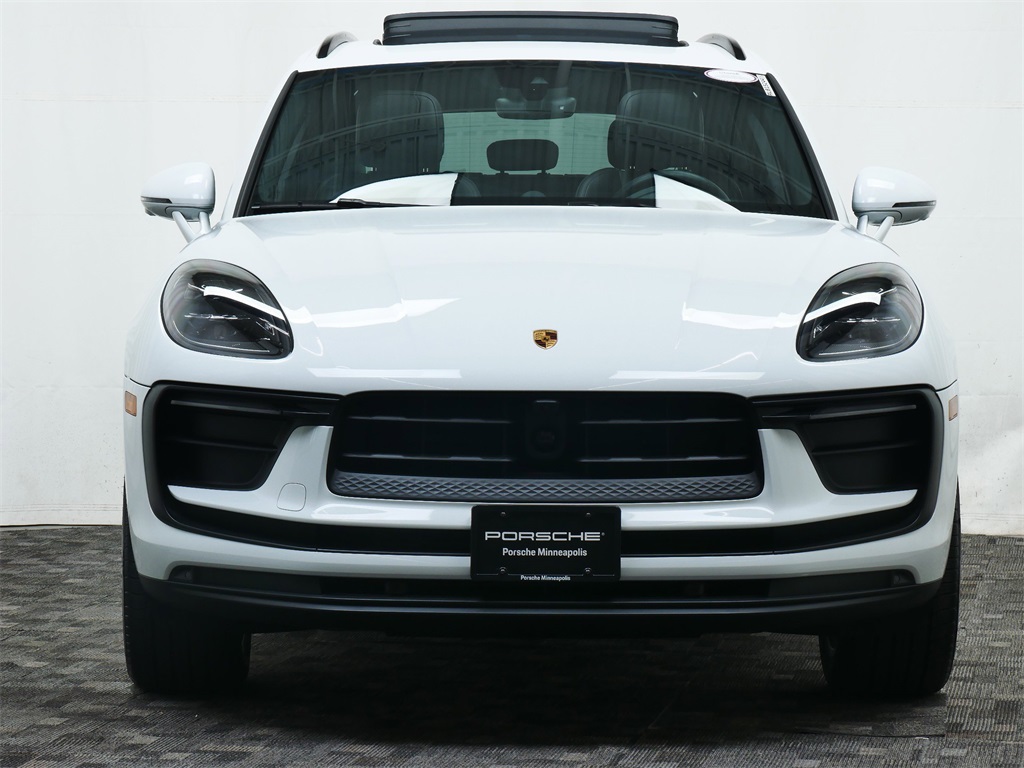2024 Porsche Macan photo 9