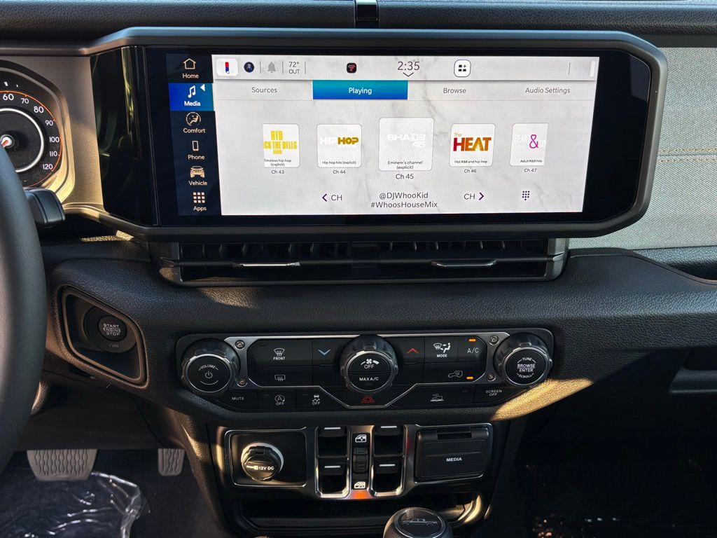 2025 Jeep Gladiator Sport S photo 14