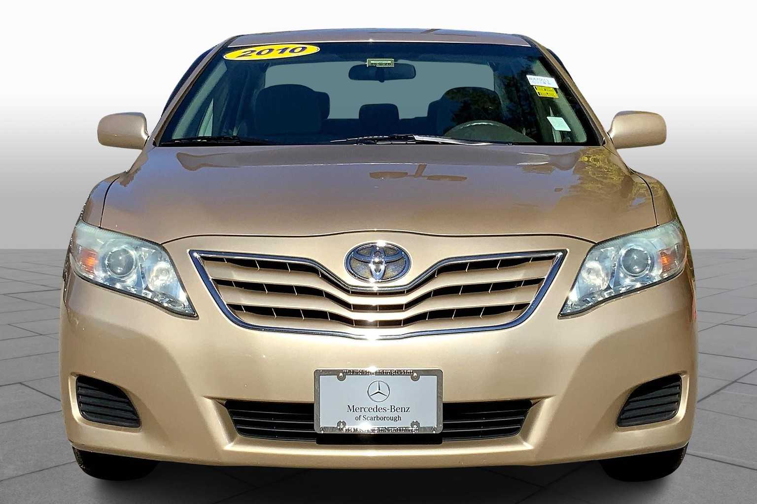 2010 Toyota Camry LE photo 3