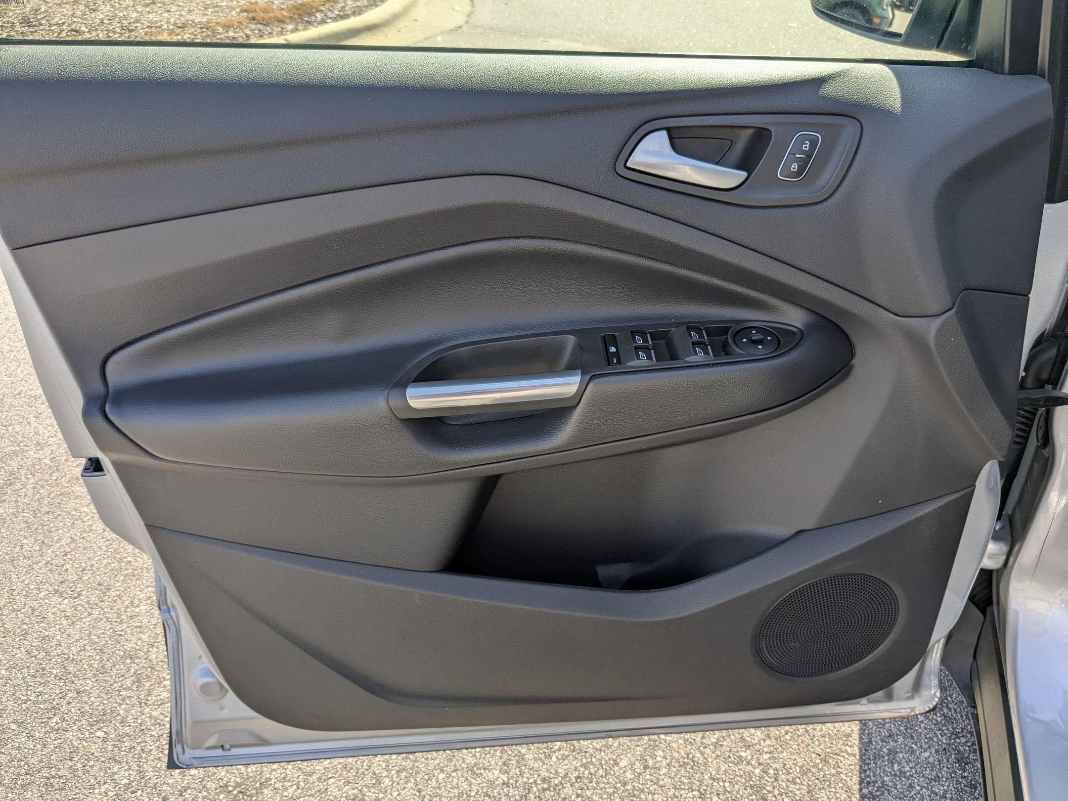 2019 Ford Escape SEL photo 11