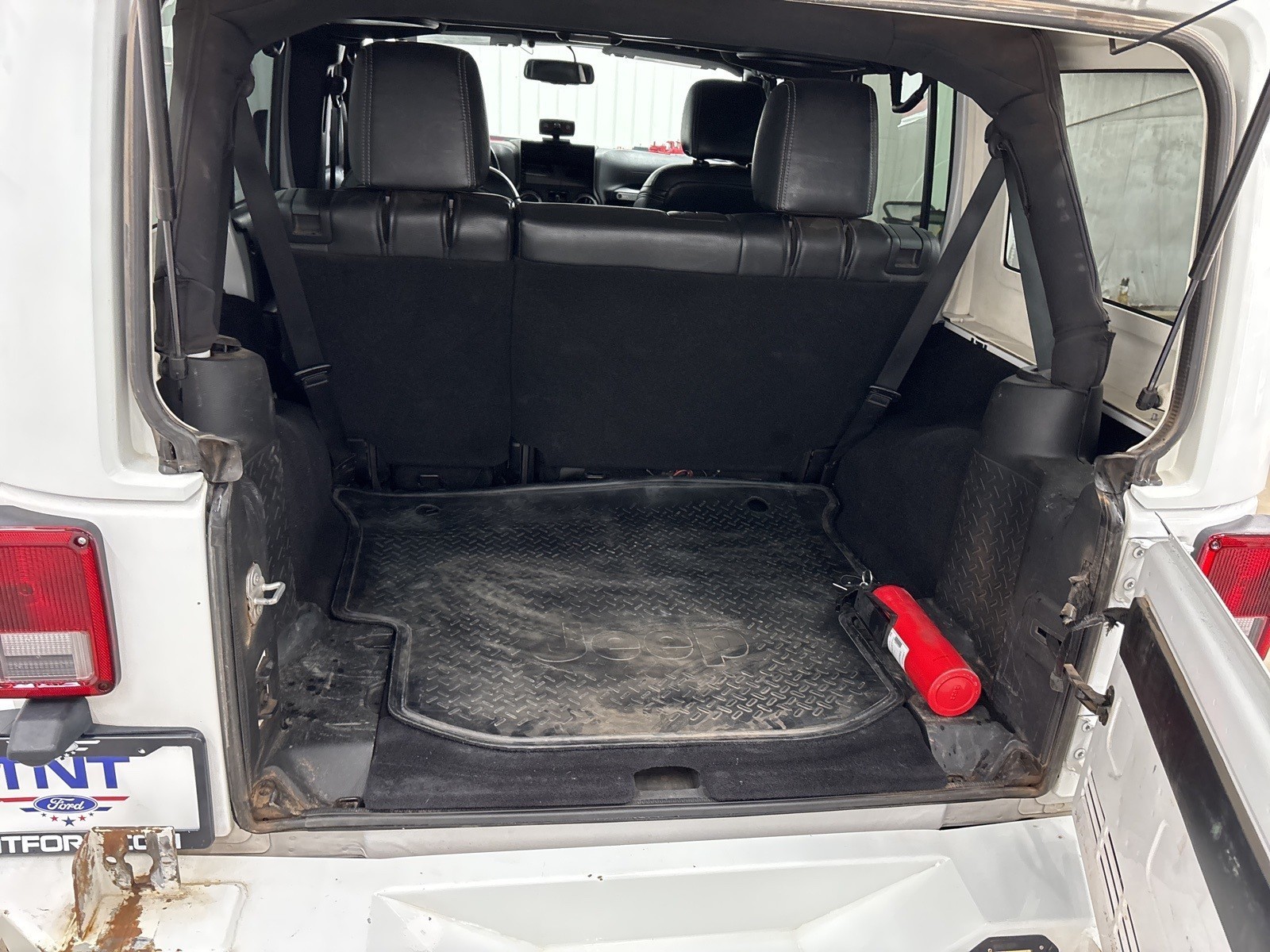 2016 Jeep Wrangler Unlimited Rubicon photo 9