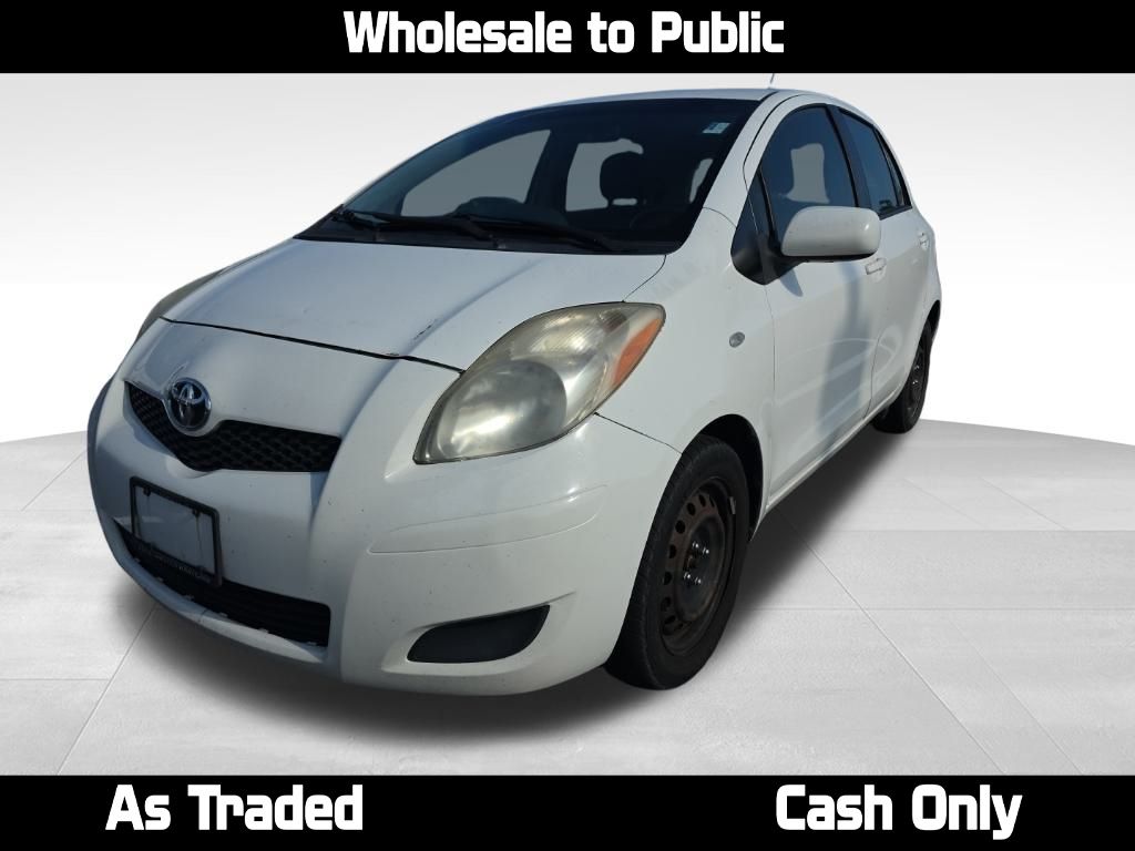2010 Toyota Yaris Base's photo