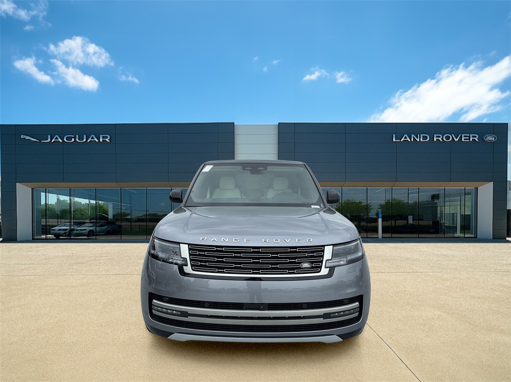 2025 Land Rover Range Rover SE photo 4