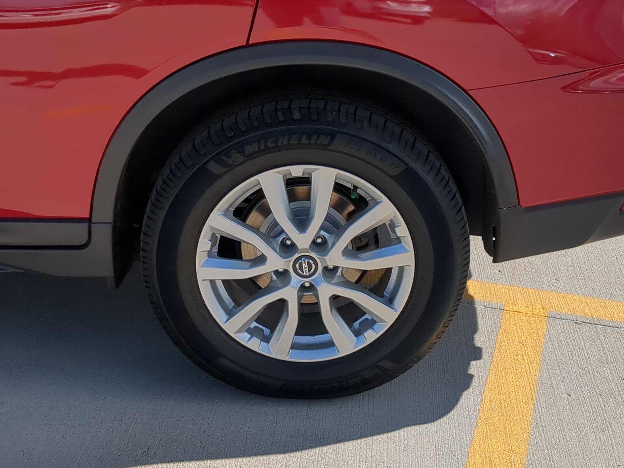2017 Nissan Rogue SV photo 12