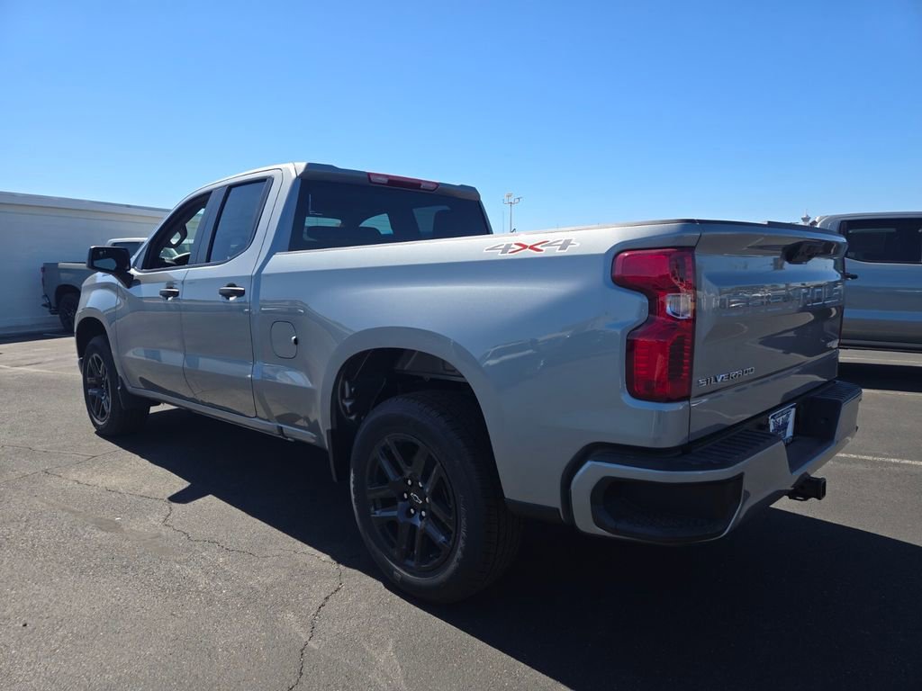 2026 Chevrolet Silverado 1500 Custom photo 3