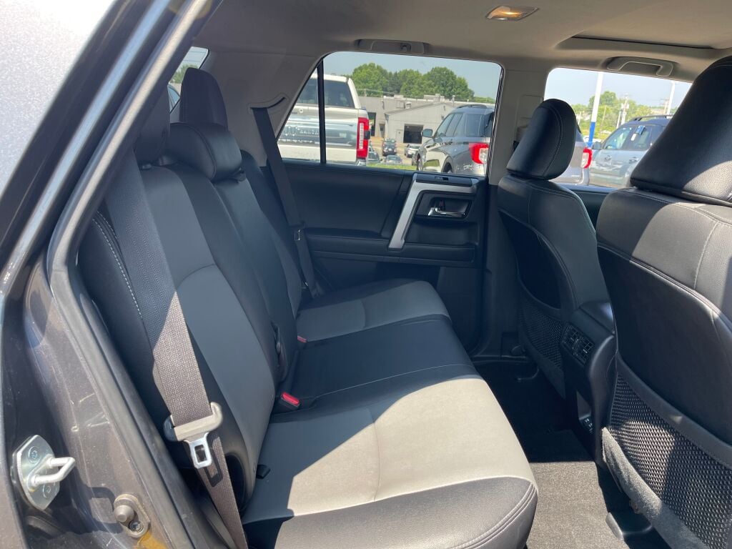 2020 Toyota 4Runner SR5 Premium photo 20