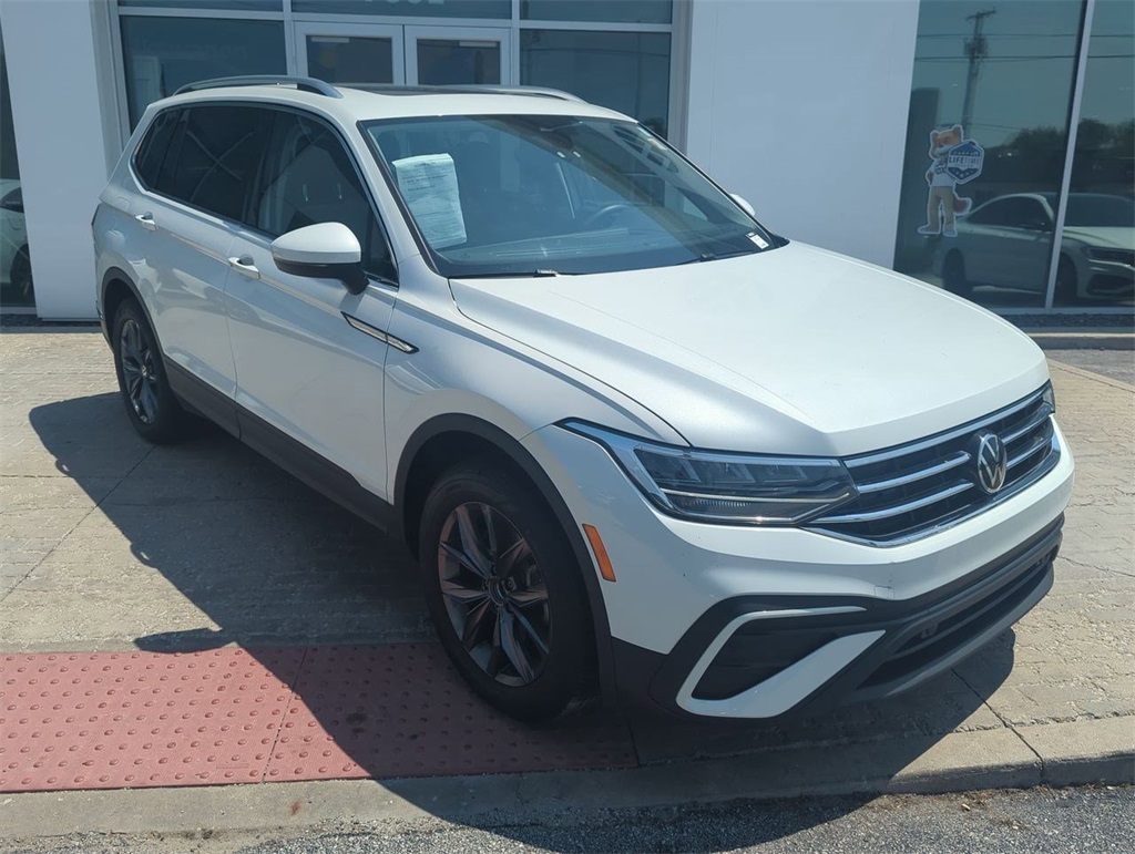 2023 Volkswagen Tiguan SE photo 2