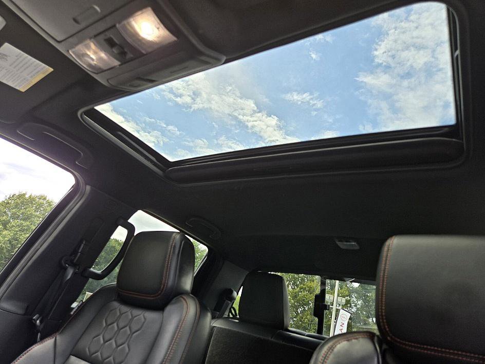 2023 Nissan Frontier PRO-4X photo 10