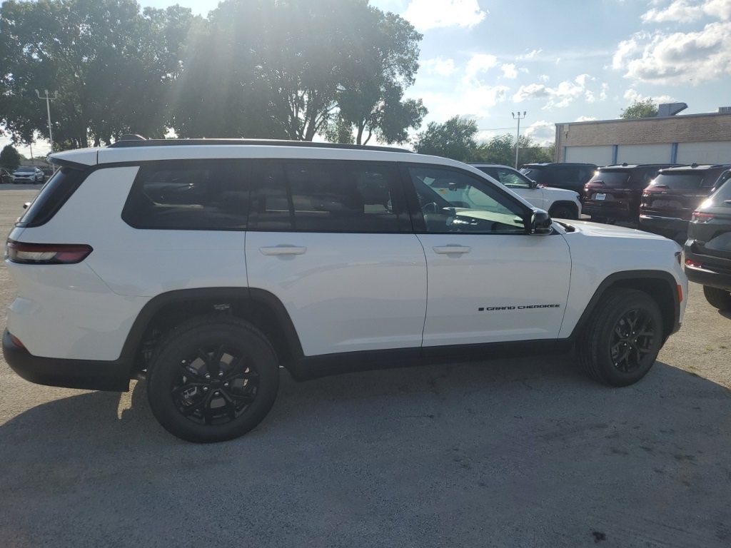 2025 Jeep Grand Cherokee Altitude X photo 8