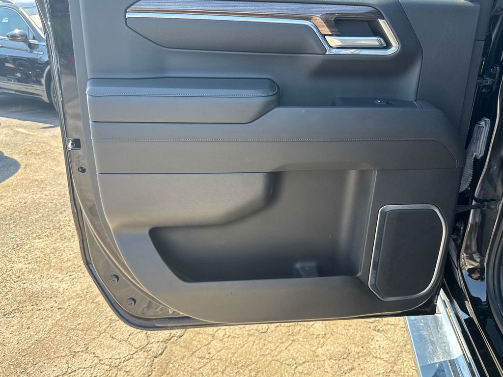 2024 Chevrolet Silverado 1500 LT photo 21