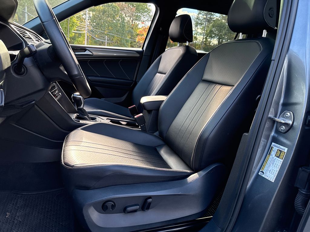 2022 Volkswagen Tiguan SE R-Line Black photo 3