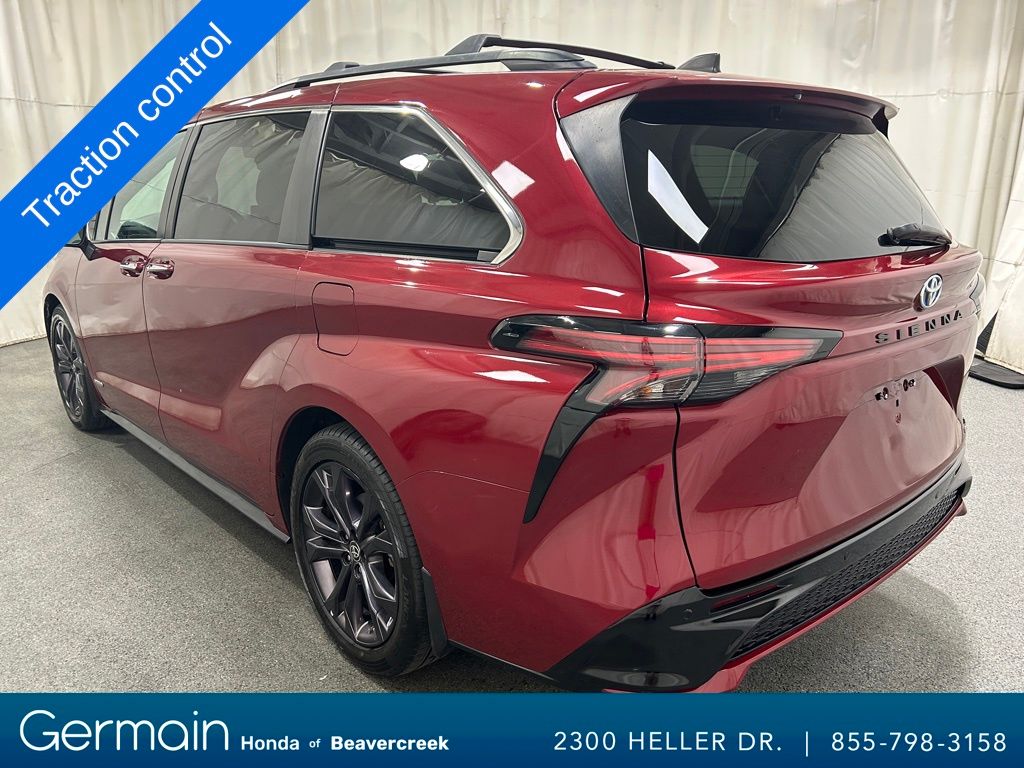 2021 Toyota Sienna XSE photo 4