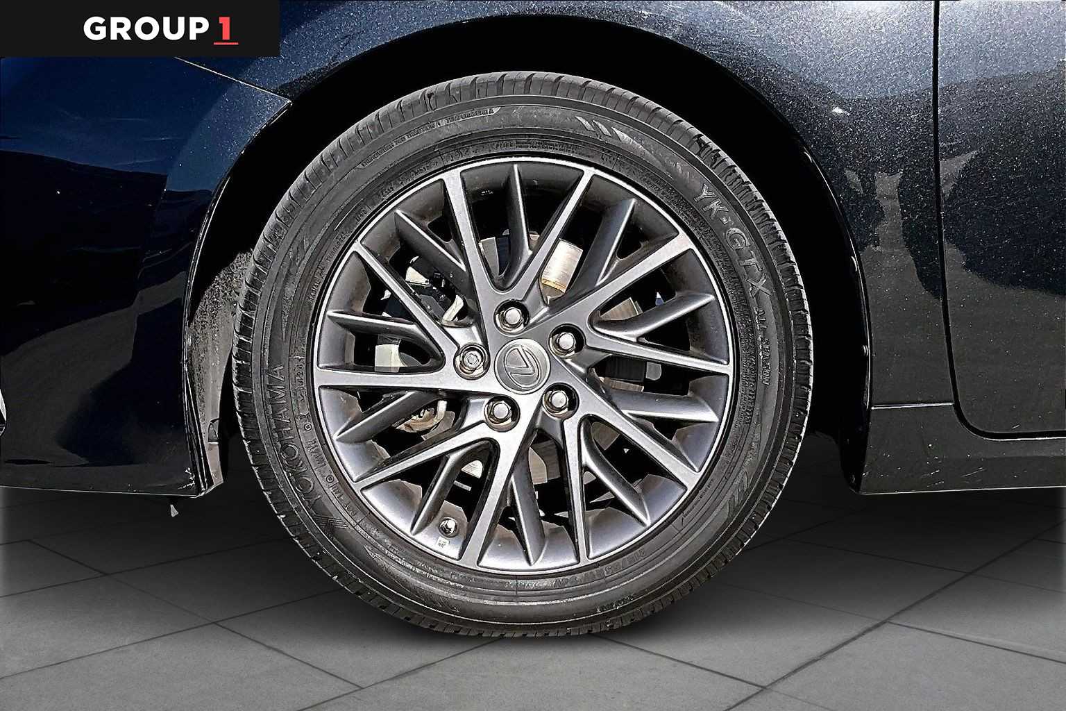 2018 Lexus ES 350's photo