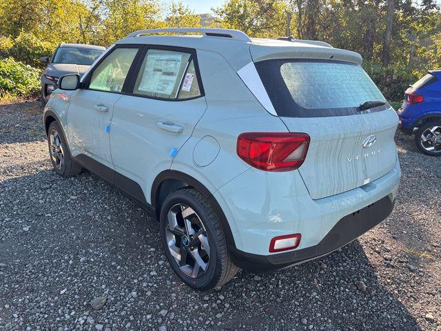 2026 Hyundai Venue SEL photo 2