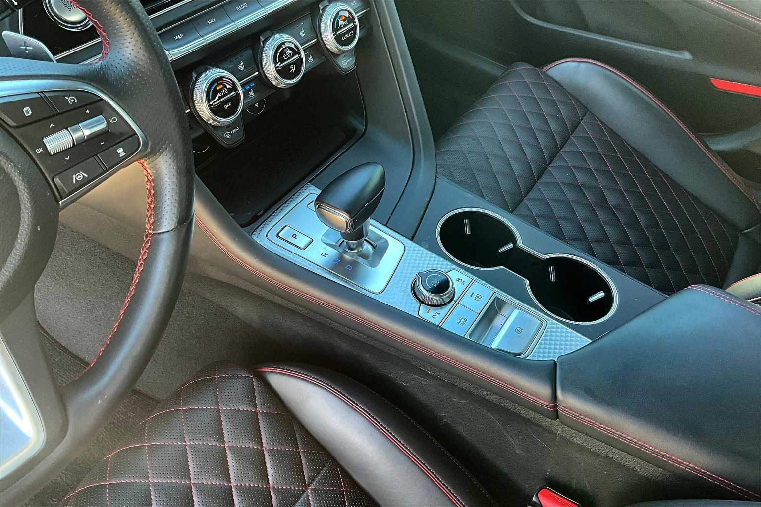 2022 Genesis G70 3.3T photo 15