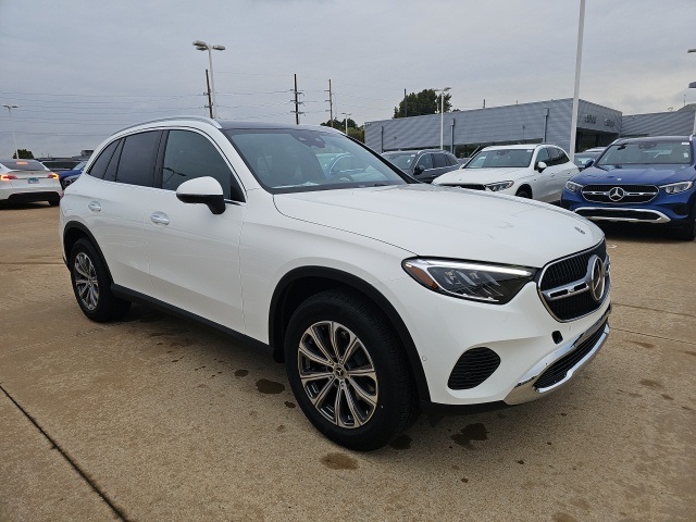 2026 Mercedes Benz GLC 300 4MATIC photo 2