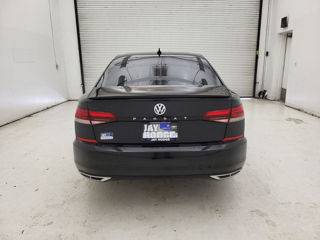 2020 Volkswagen Passat 2.0T R-Line photo 17