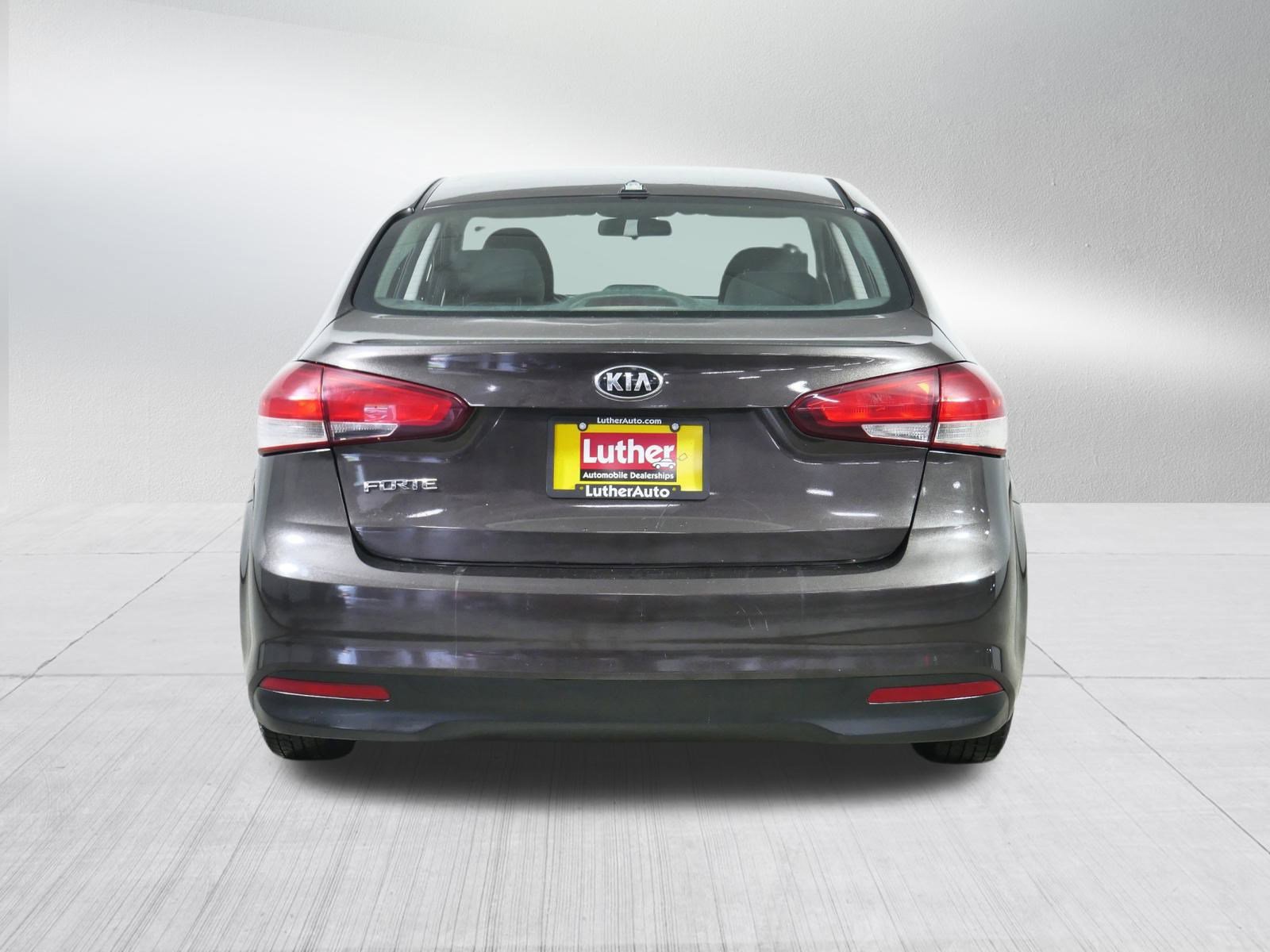 2017 Kia Forte LX Base photo 6