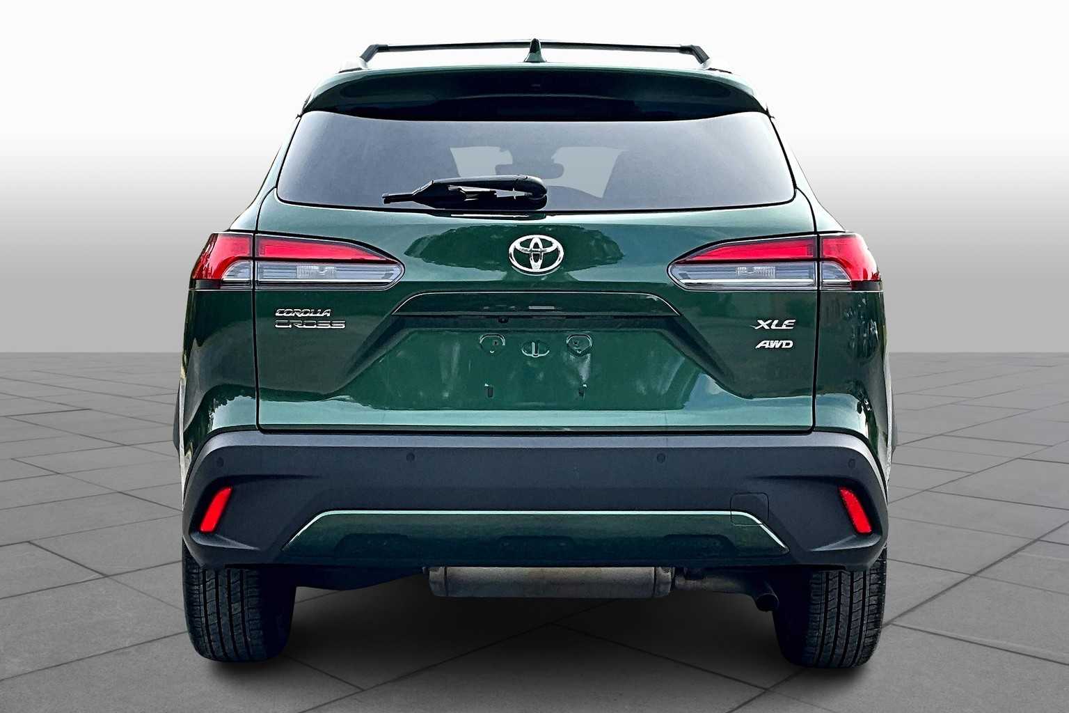 2022 Toyota Corolla Cross XLE photo 4
