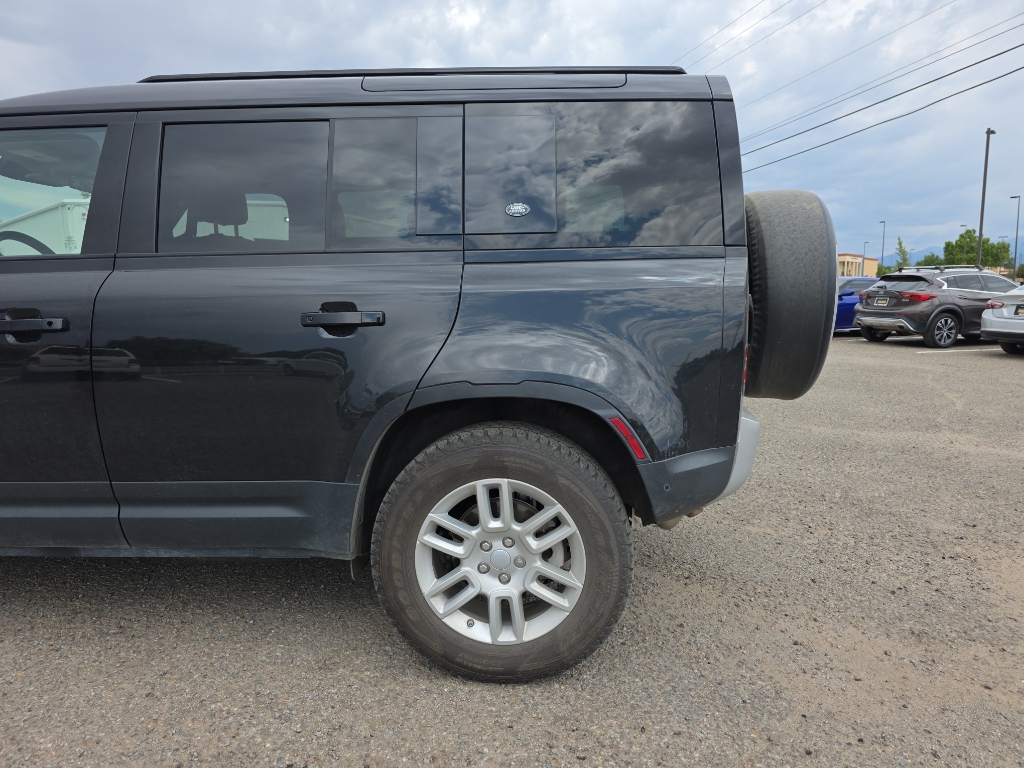 2020 Land Rover Defender 110 S photo 2