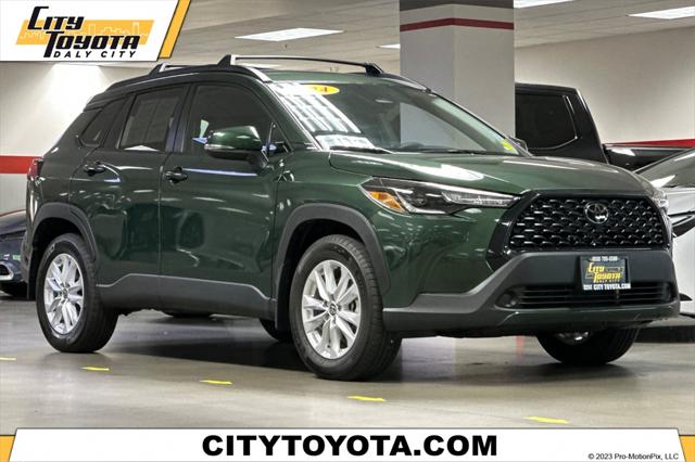 2024 Toyota Corolla Cross LE's photo