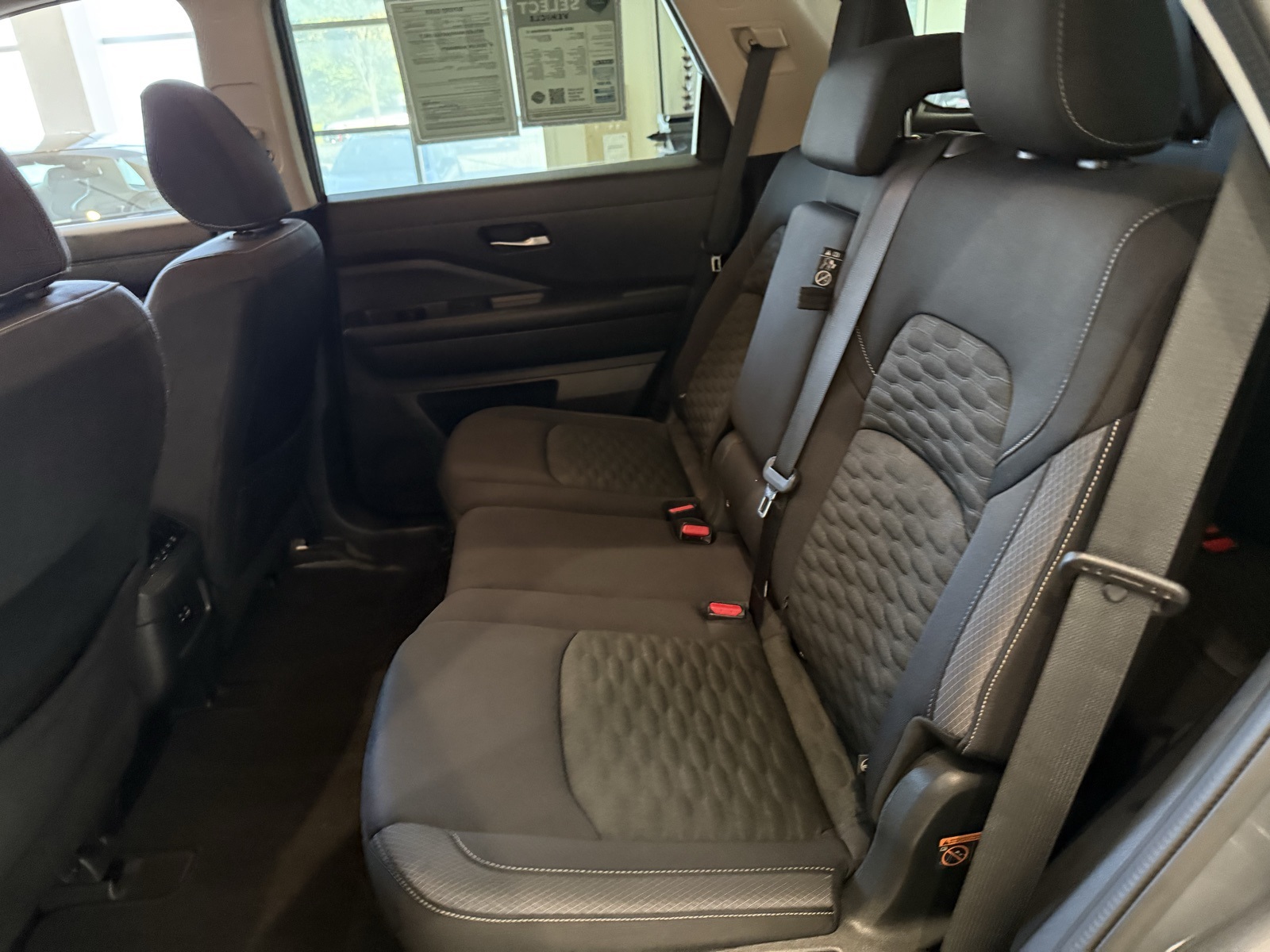 2022 Nissan Pathfinder S photo 4