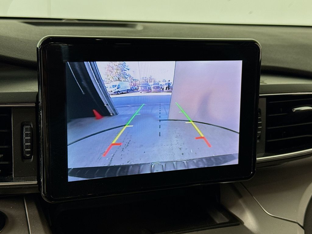 2023 Ford Explorer XLT photo 4