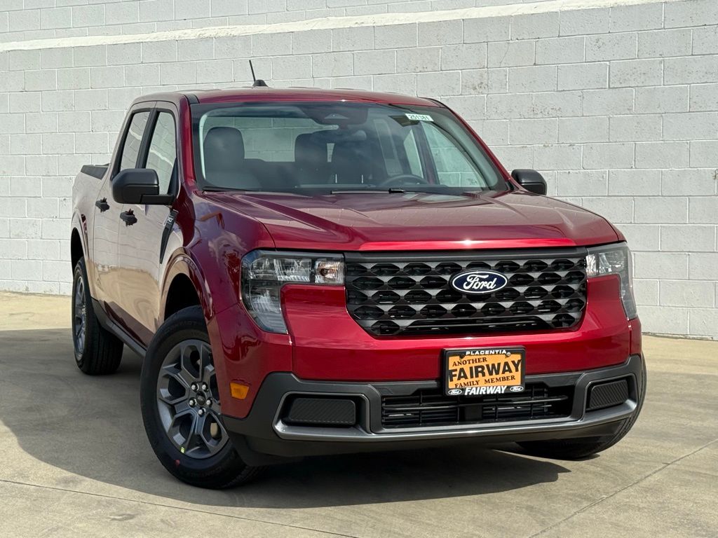 2025 Ford Maverick XLT photo 2