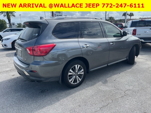 2020 Nissan Pathfinder SV photo 4