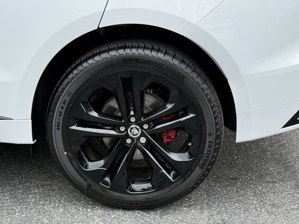 2025 Jaguar F-PACE P400 R-Dynamic S photo 9