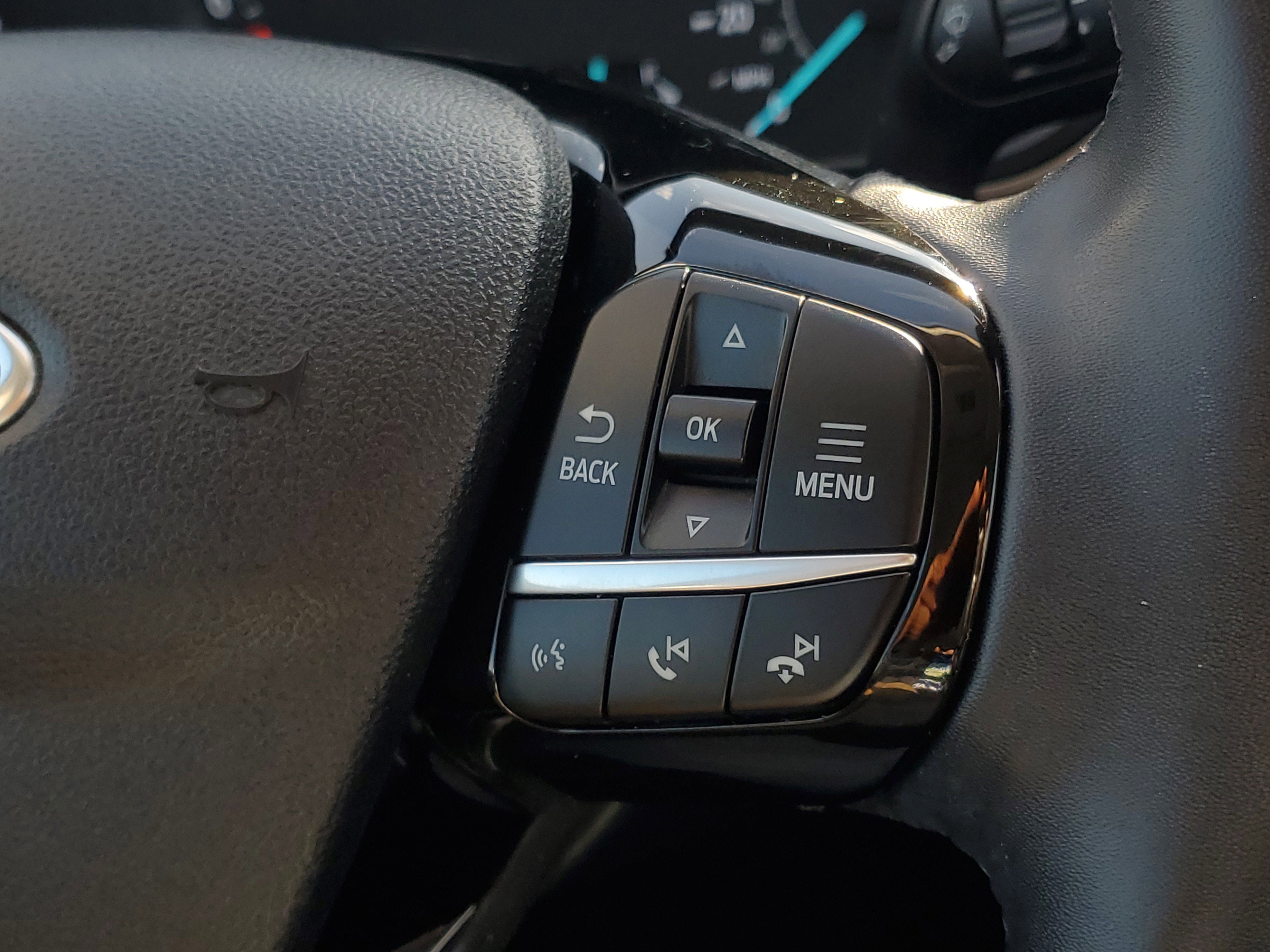 2022 Ford Escape SEL photo 10