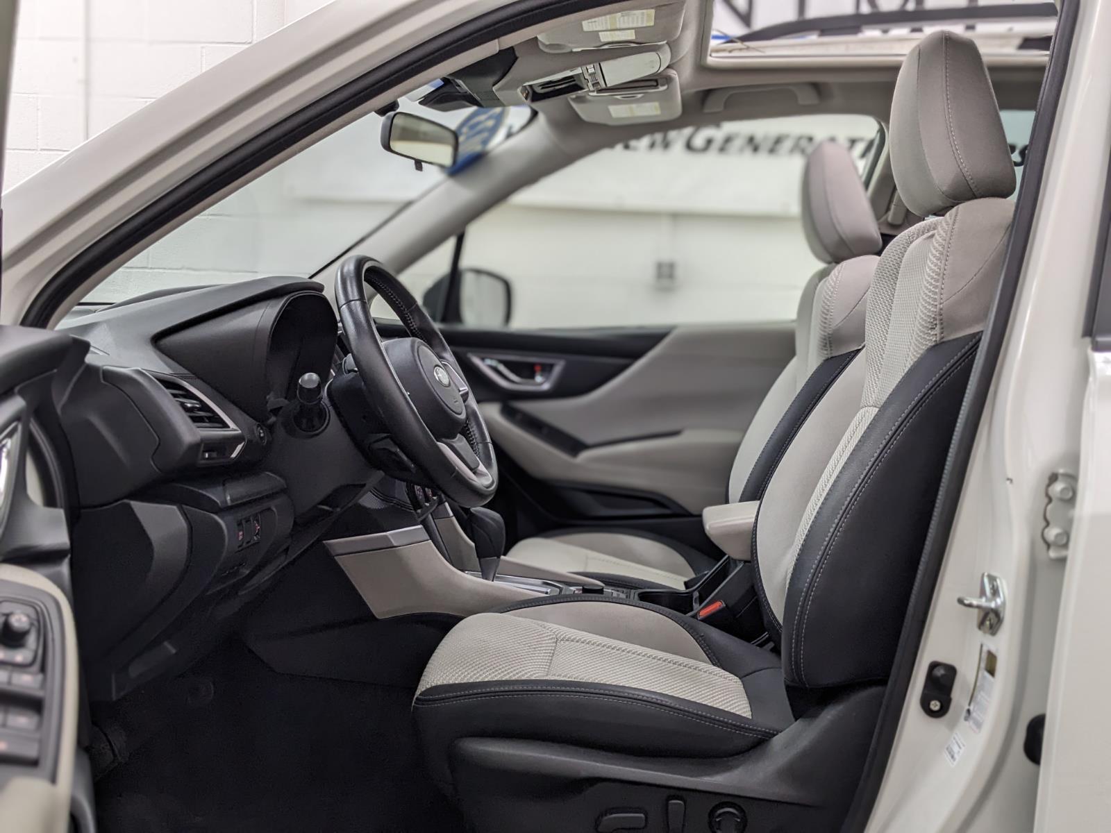 2023 Subaru Forester Premium photo 2