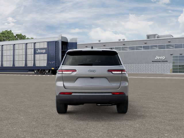 2025 Jeep Grand Cherokee Limited photo 3