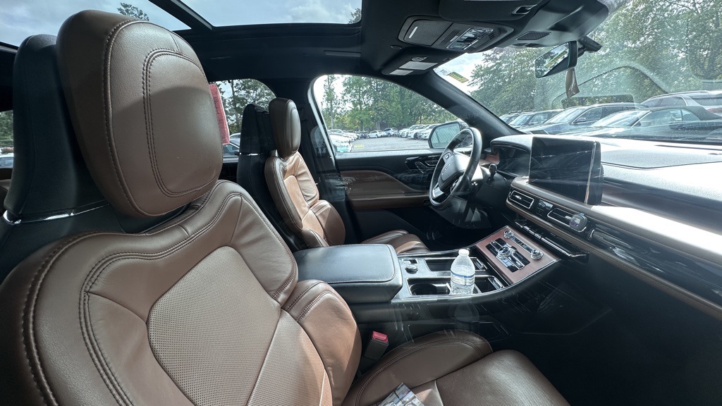 2021 Lincoln Aviator Reserve photo 2