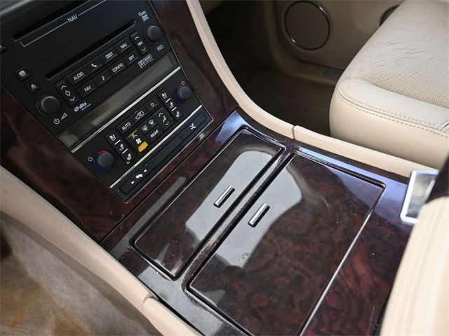 2009 Cadillac Escalade photo 3