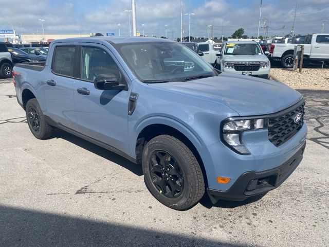 2025 Ford Maverick XLT photo 2