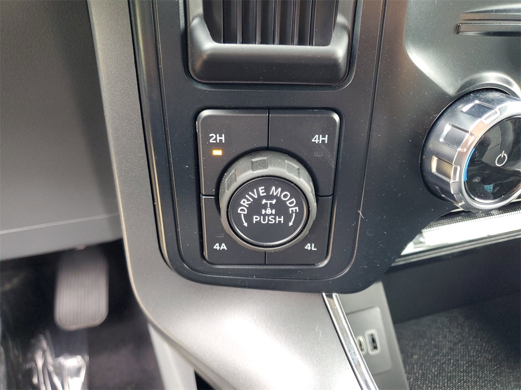 2025 Ford F-150 Lariat photo 19
