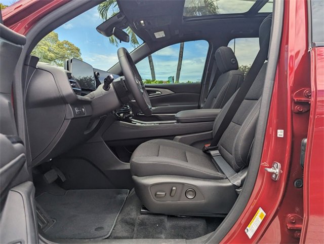 2025 Chevrolet Traverse photo 6