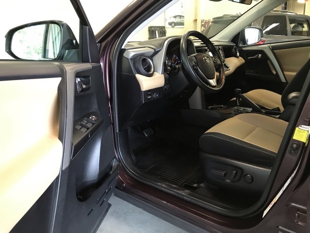 2018 Toyota RAV4 XLE photo 11